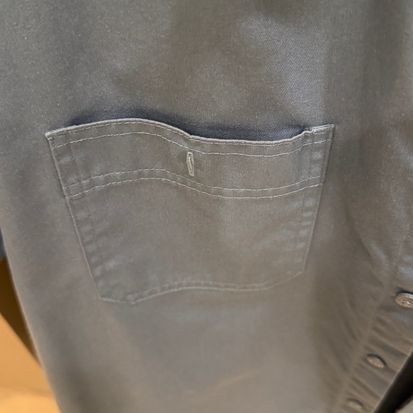 Disney Blue Grumpy's Gas & Grease Men's Shirt vintage size Med - Picture 7 of 8